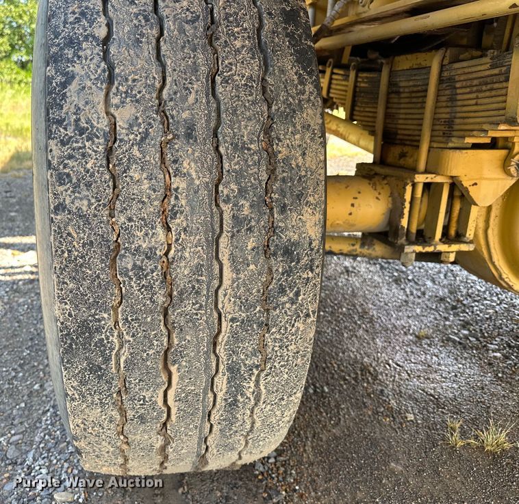 image for item EJ8837 1997 Gradall G3WD wheeled excavator