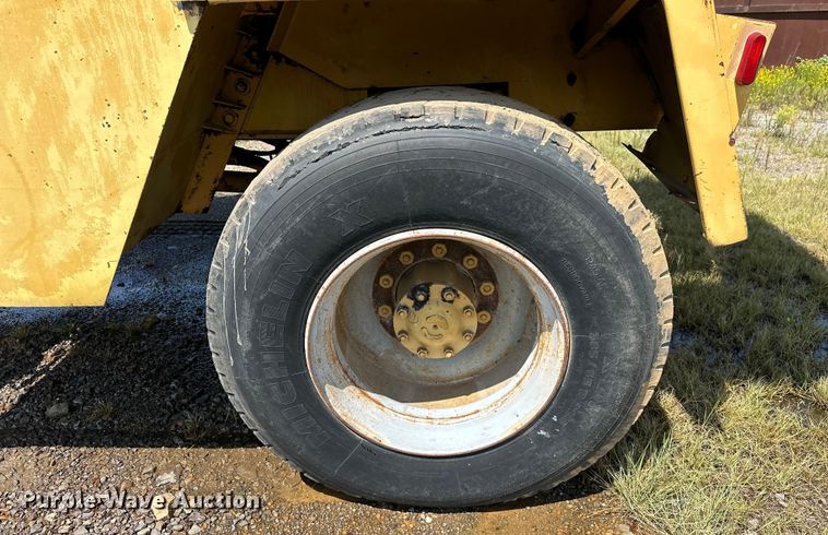 image for item EJ8837 1997 Gradall G3WD wheeled excavator