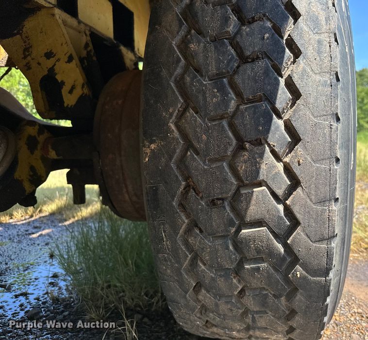 image for item EJ8837 1997 Gradall G3WD wheeled excavator