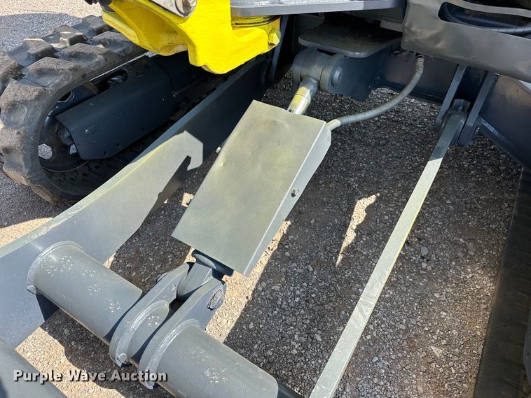 image for item EJ8849 2015 Yanmar VI035-6A mini excavator