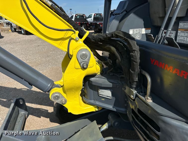 image for item EJ8849 2015 Yanmar VI035-6A mini excavator