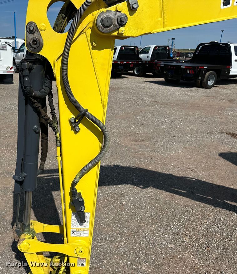 image for item EJ8849 2015 Yanmar VI035-6A mini excavator