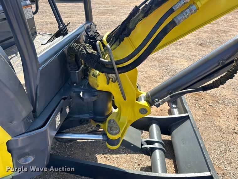 image for item EJ8849 2015 Yanmar VI035-6A mini excavator