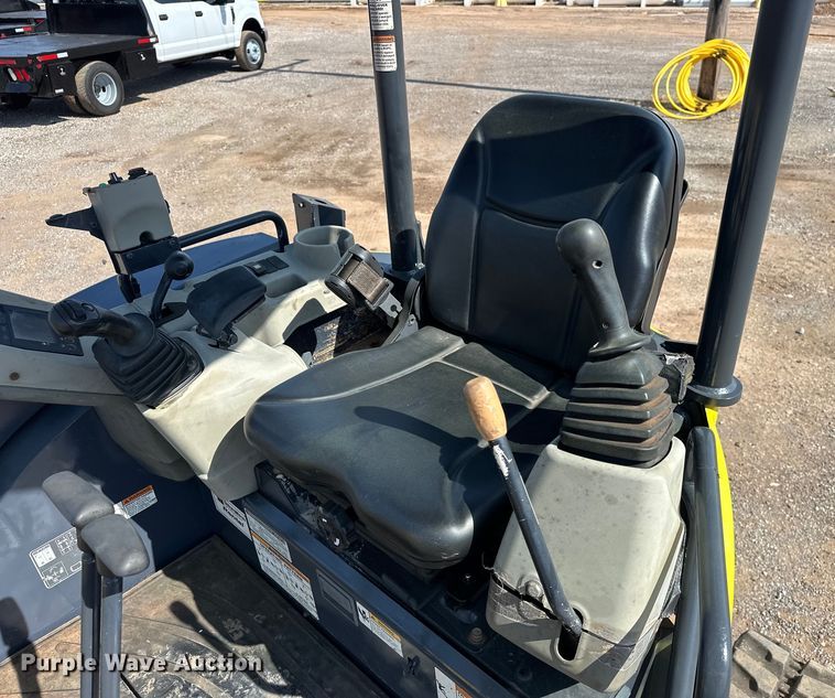 image for item EJ8849 2015 Yanmar VI035-6A mini excavator