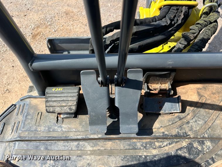 image for item EJ8849 2015 Yanmar VI035-6A mini excavator