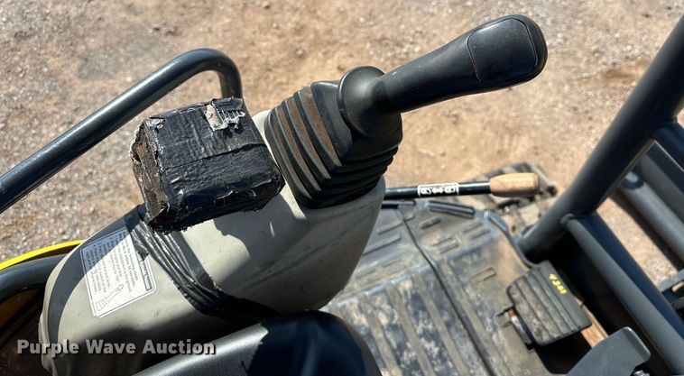 image for item EJ8849 2015 Yanmar VI035-6A mini excavator