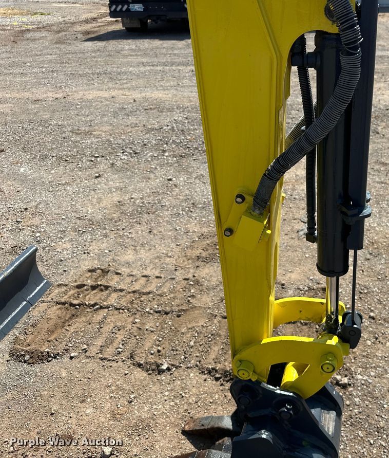 image for item EJ8850 2014 Yanmar VI017 mini excavator