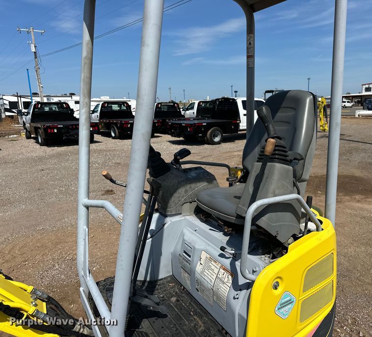 image for item EJ8850 2014 Yanmar VI017 mini excavator