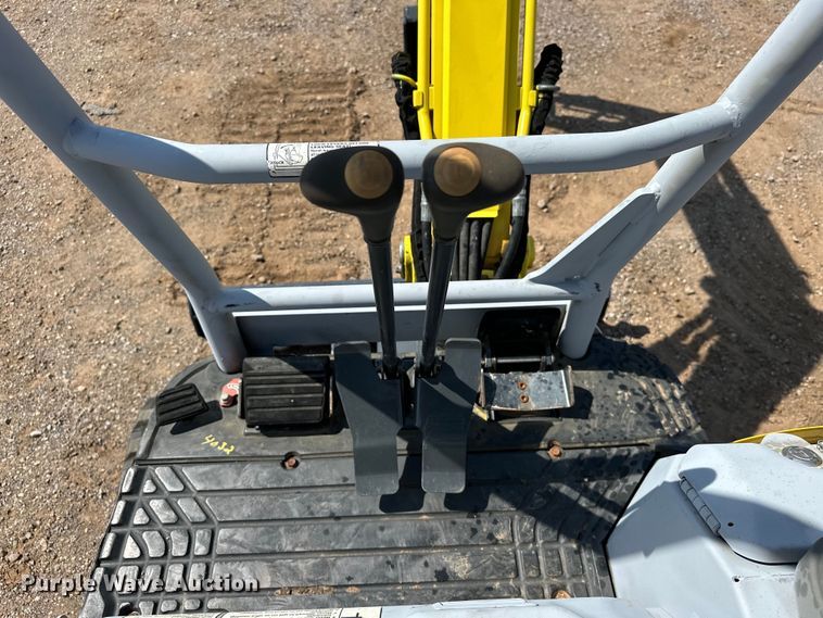 image for item EJ8850 2014 Yanmar VI017 mini excavator