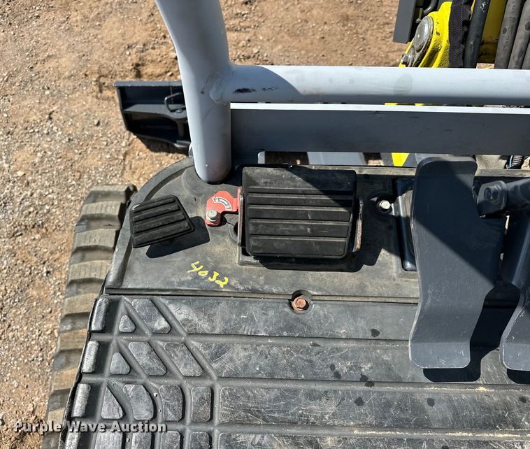 image for item EJ8850 2014 Yanmar VI017 mini excavator