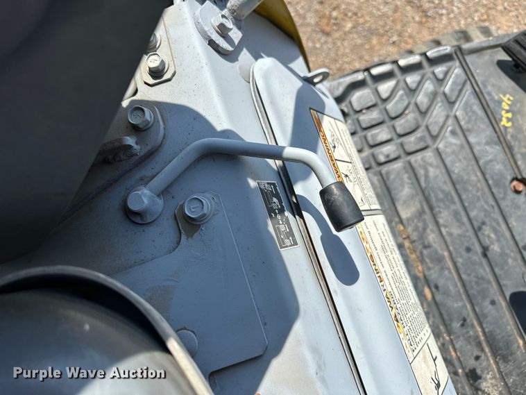 image for item EJ8850 2014 Yanmar VI017 mini excavator