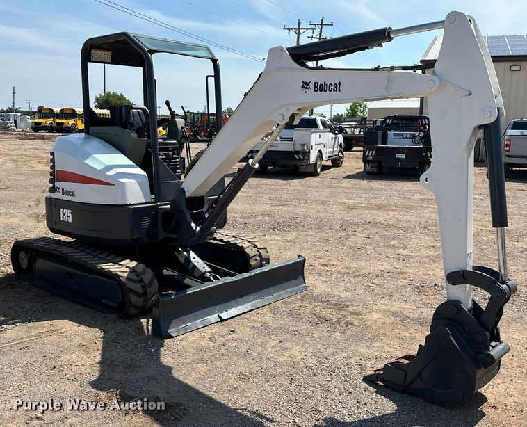 image for item EJ8851 2013 Bobcat  E35M mini excavator
