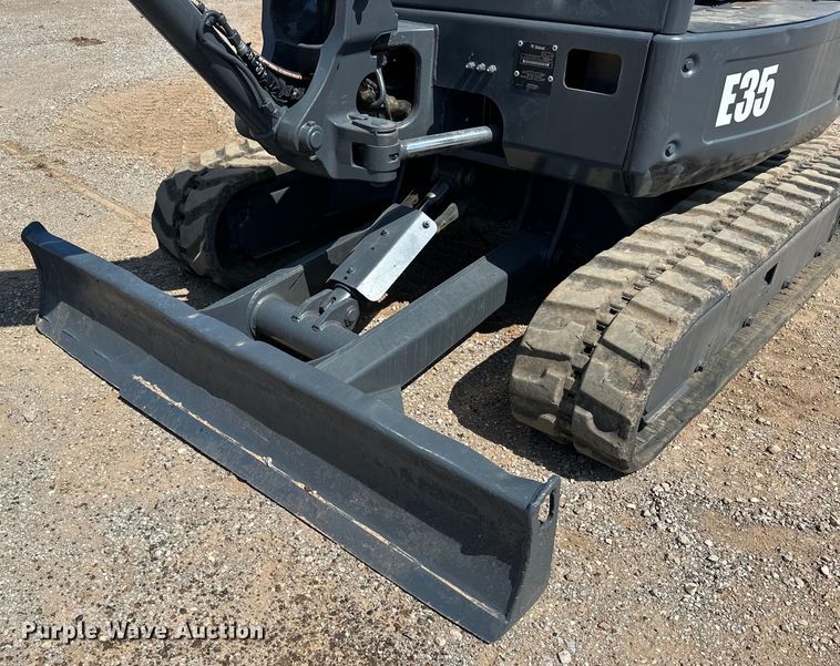 image for item EJ8851 2013 Bobcat  E35M mini excavator