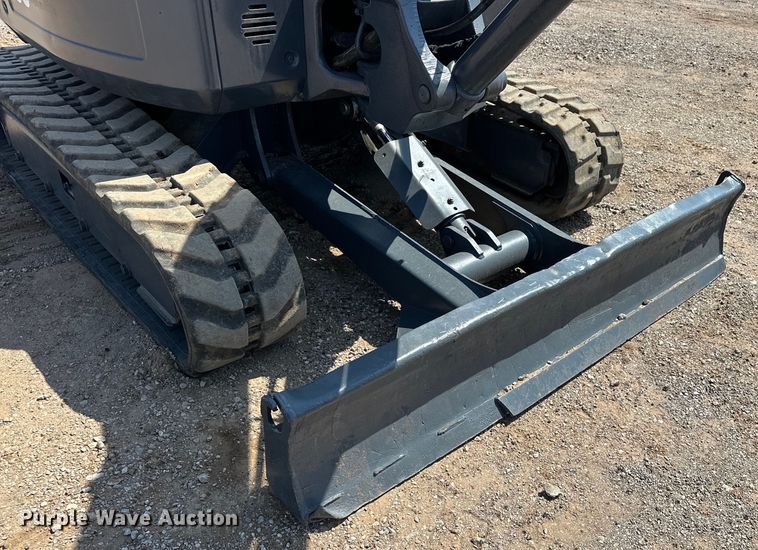 image for item EJ8851 2013 Bobcat  E35M mini excavator