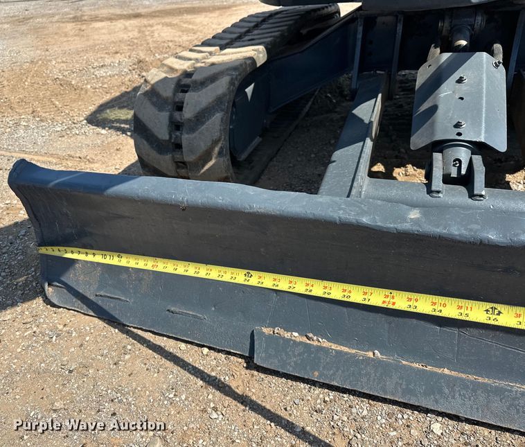 image for item EJ8851 2013 Bobcat  E35M mini excavator