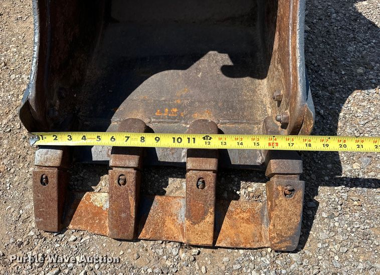 image for item EJ8851 2013 Bobcat  E35M mini excavator