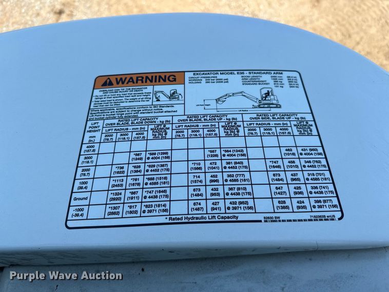 image for item EJ8851 2013 Bobcat  E35M mini excavator