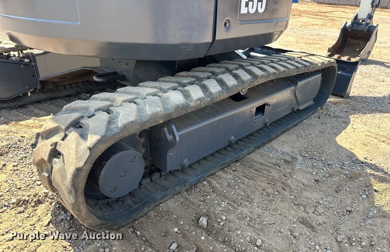 image for item EJ8851 2013 Bobcat  E35M mini excavator