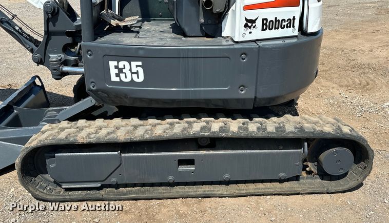image for item EJ8851 2013 Bobcat  E35M mini excavator