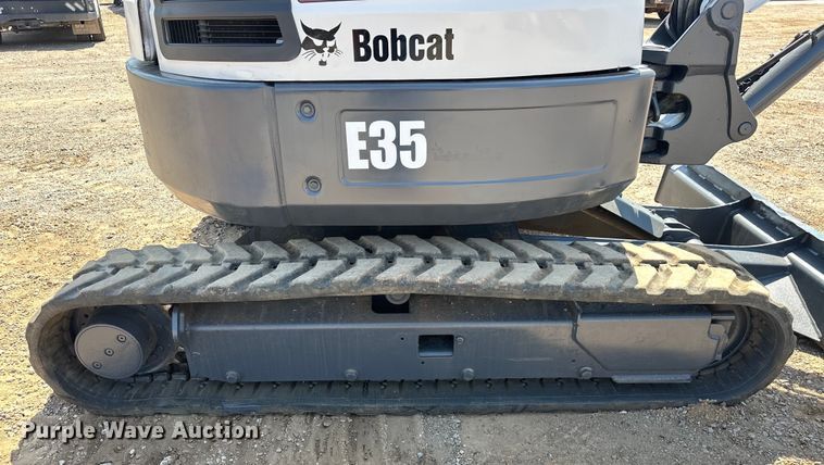 image for item EJ8851 2013 Bobcat  E35M mini excavator