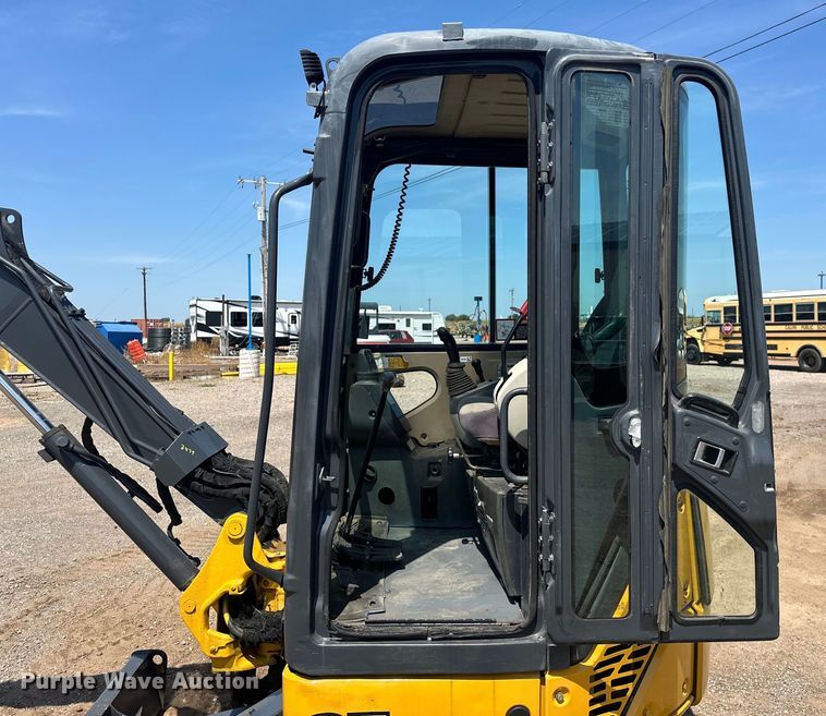 image for item EJ8852 2013 John Deere  27D mini excavator