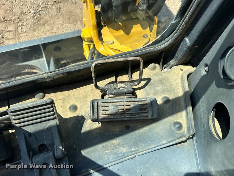 image for item EJ8852 2013 John Deere  27D mini excavator