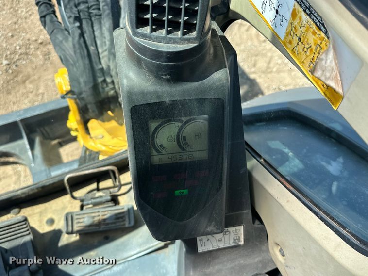 image for item EJ8852 2013 John Deere  27D mini excavator