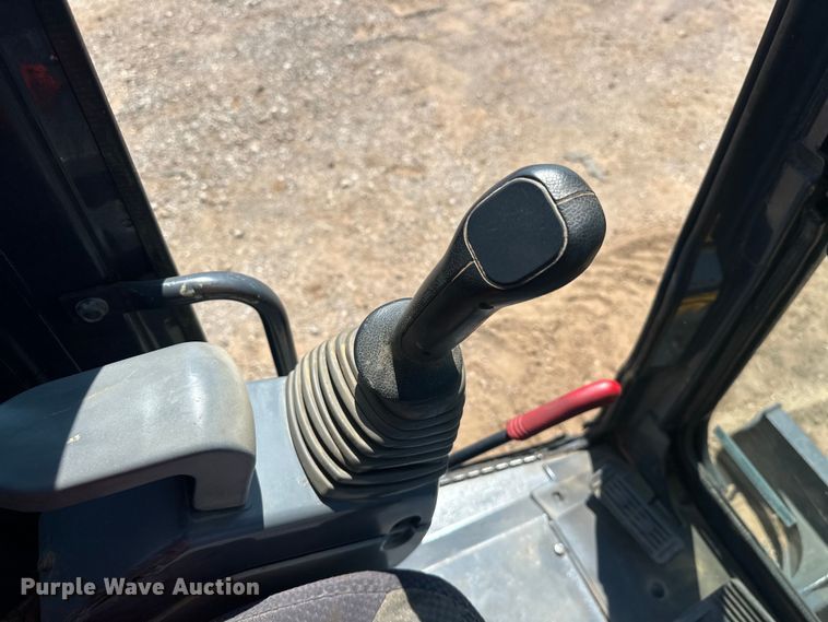 image for item EJ8852 2013 John Deere  27D mini excavator