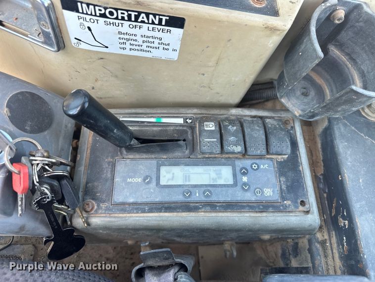 image for item EJ8852 2013 John Deere  27D mini excavator