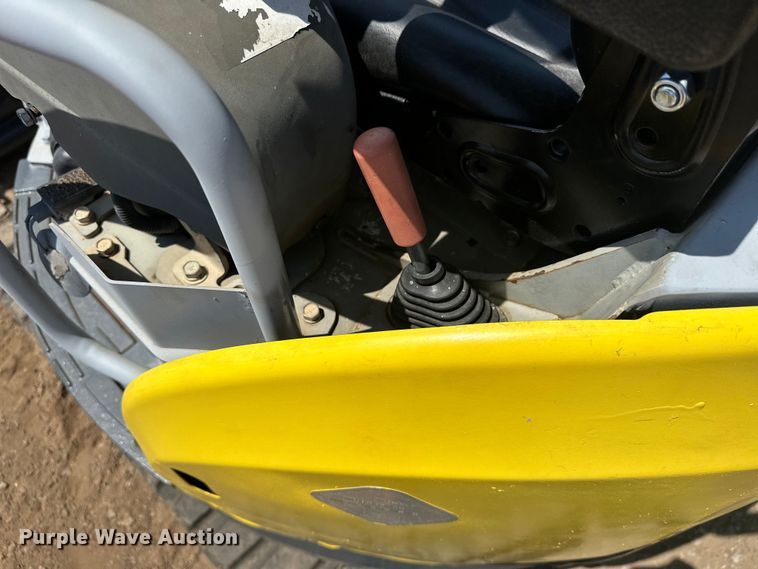 image for item EJ8853 2011 Yanmar  Vi035-5B mini excavator