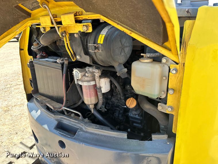 image for item EJ8853 2011 Yanmar  Vi035-5B mini excavator