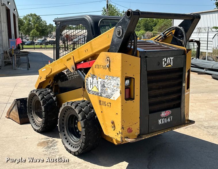 image for item EJ8858 2016 Caterpillar  262D skid steer loader