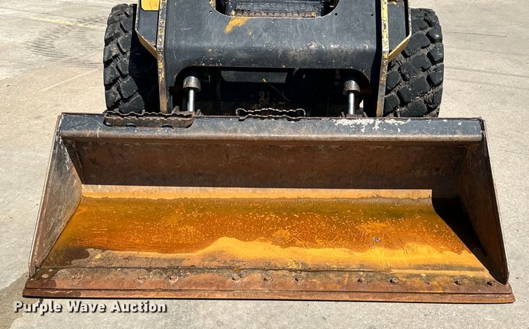 image for item EJ8858 2016 Caterpillar  262D skid steer loader