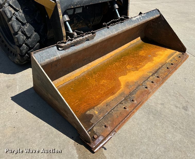 image for item EJ8858 2016 Caterpillar  262D skid steer loader