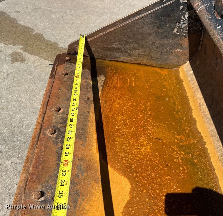 image for item EJ8858 2016 Caterpillar  262D skid steer loader