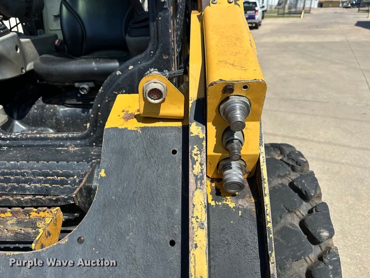 image for item EJ8858 2016 Caterpillar  262D skid steer loader