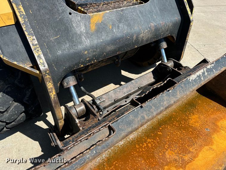 image for item EJ8858 2016 Caterpillar  262D skid steer loader