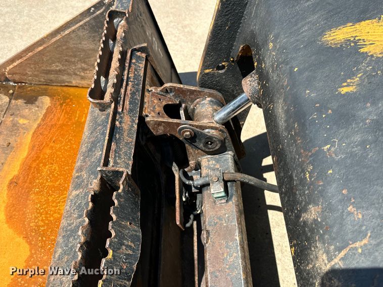 image for item EJ8858 2016 Caterpillar  262D skid steer loader