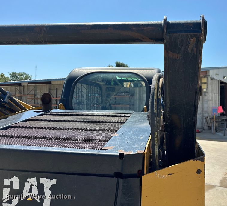 image for item EJ8858 2016 Caterpillar  262D skid steer loader