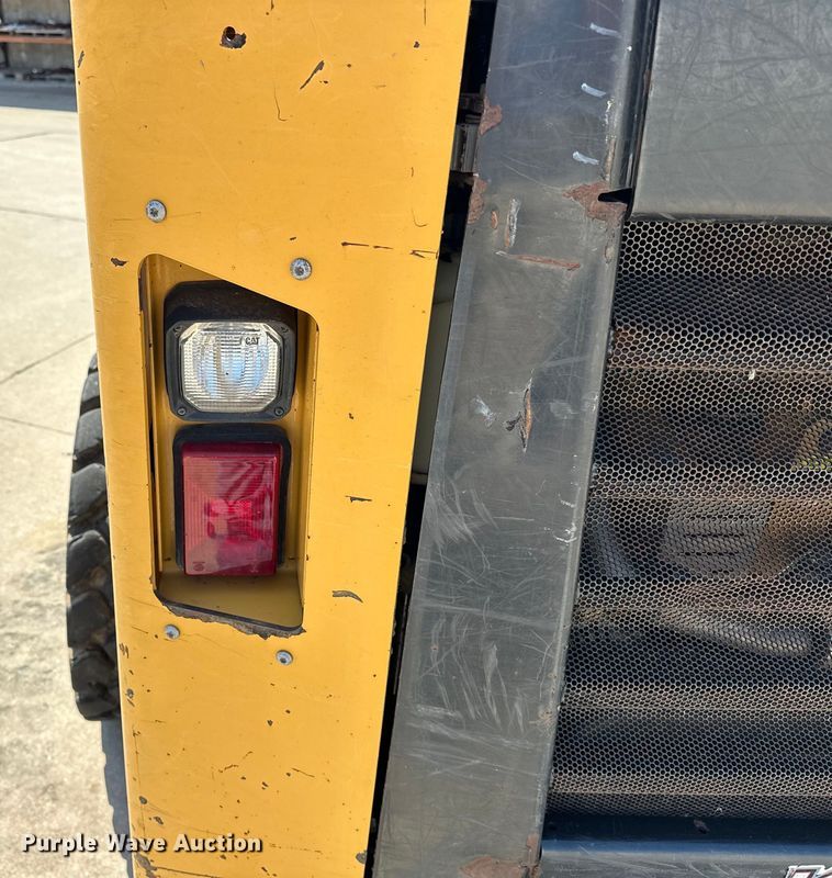 image for item EJ8858 2016 Caterpillar  262D skid steer loader