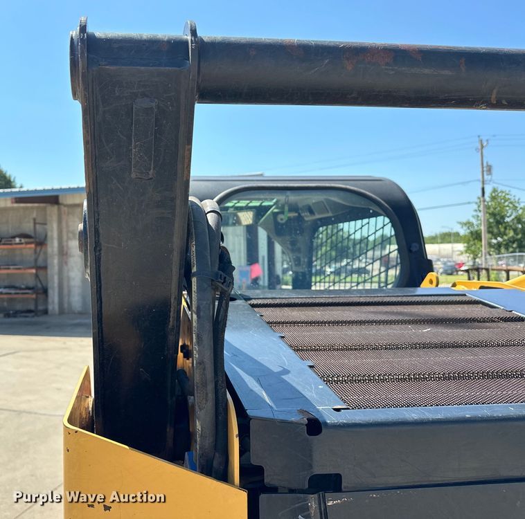 image for item EJ8858 2016 Caterpillar  262D skid steer loader