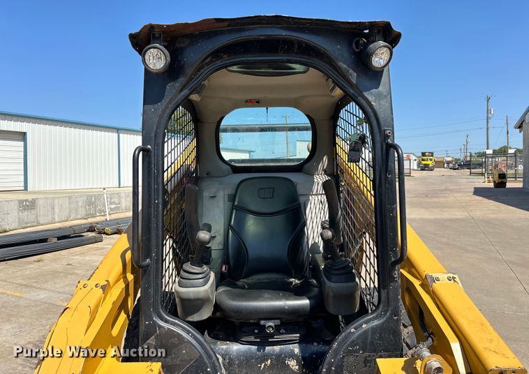 image for item EJ8858 2016 Caterpillar  262D skid steer loader