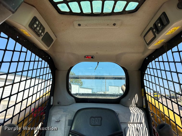 image for item EJ8858 2016 Caterpillar  262D skid steer loader