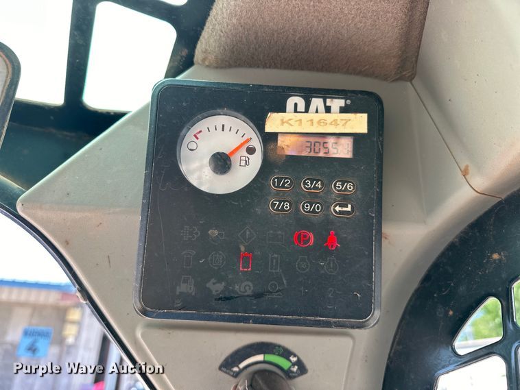 image for item EJ8858 2016 Caterpillar  262D skid steer loader