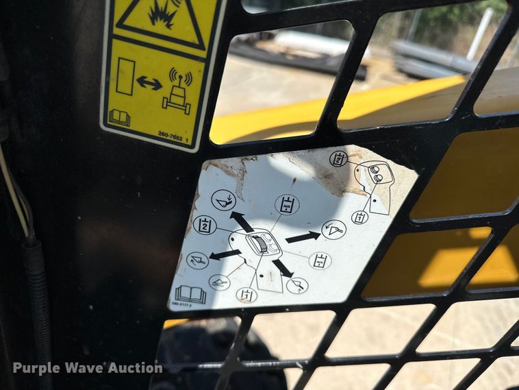 image for item EJ8858 2016 Caterpillar  262D skid steer loader