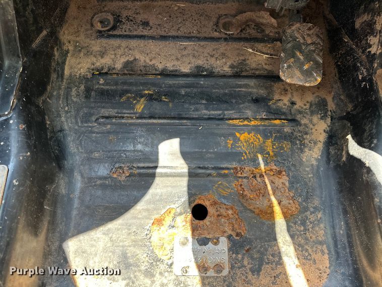 image for item EJ8858 2016 Caterpillar  262D skid steer loader