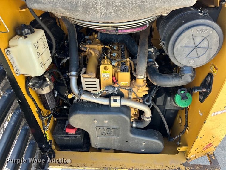 image for item EJ8858 2016 Caterpillar  262D skid steer loader