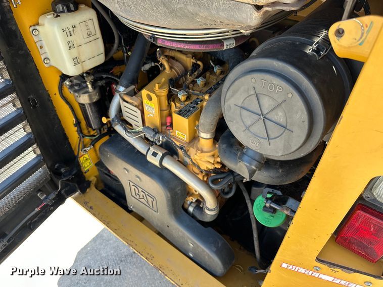 image for item EJ8858 2016 Caterpillar  262D skid steer loader