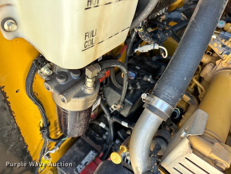 image for item EJ8858 2016 Caterpillar  262D skid steer loader