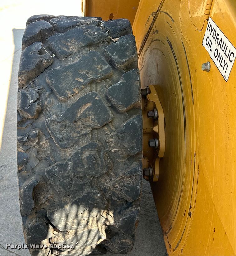 image for item EJ8858 2016 Caterpillar  262D skid steer loader